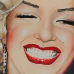 Marilyn Monroe, Portrait mit starkem Lächeln und roten Lippen