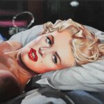 Marilyn Monroe Oberkörper und Kopf im Bett